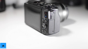 mirrorless professionale dalle dimensioni compatte