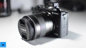 mirrorless professionale dalle dimensioni compatte