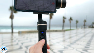 Stabilizzatore versatile per smartphone e action cam